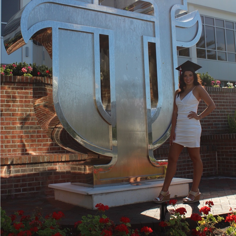 Windsor white dress size medium